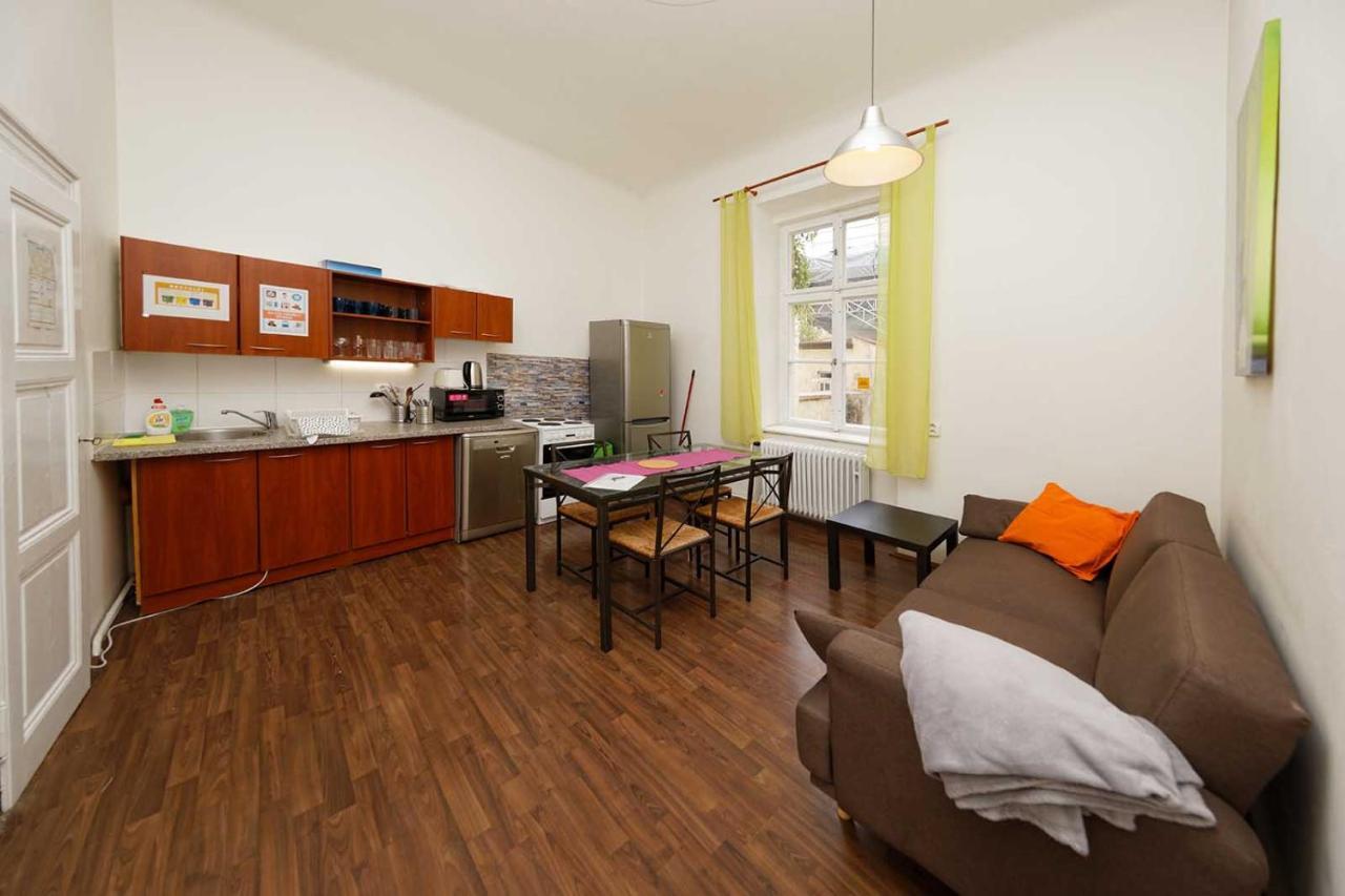 Peter'S Tower Apartments ปราก ภายนอก รูปภาพ