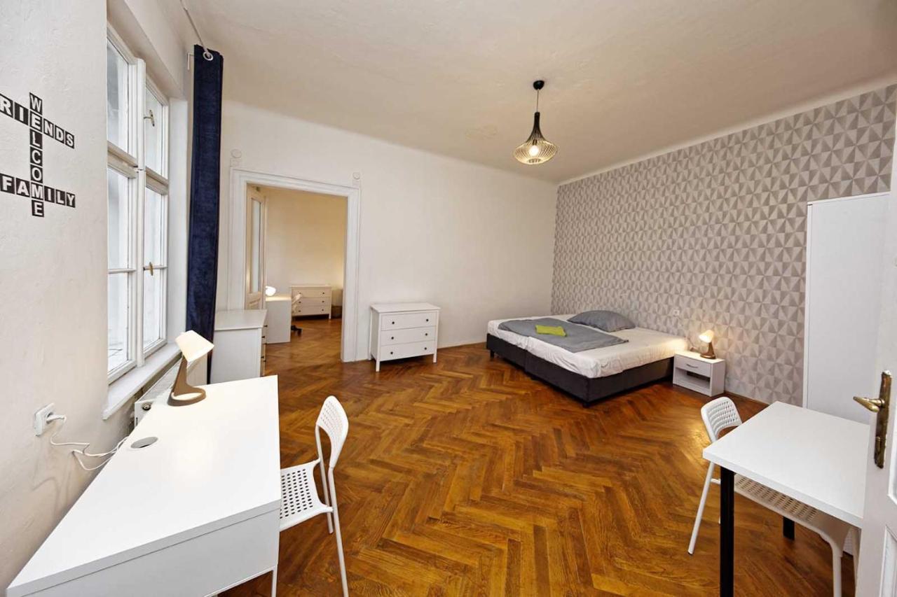 Peter'S Tower Apartments ปราก ภายนอก รูปภาพ